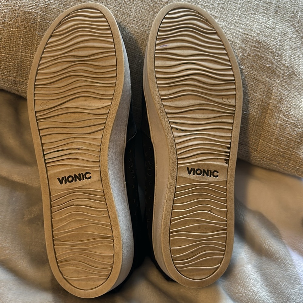 VIONIC women’s slip on sneakers suede black size 9 - Picture 6 of 10